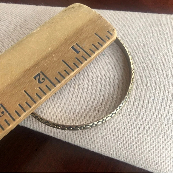 Vintage Signed Monet Bangle Bracelet - Picture 4 of 4